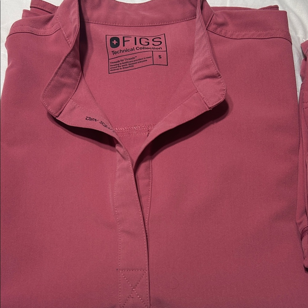 Figs Rose Scrub Top (small) and pants (medium)